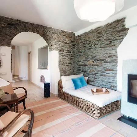 Lost In Paradise - By Myhomeincomo *