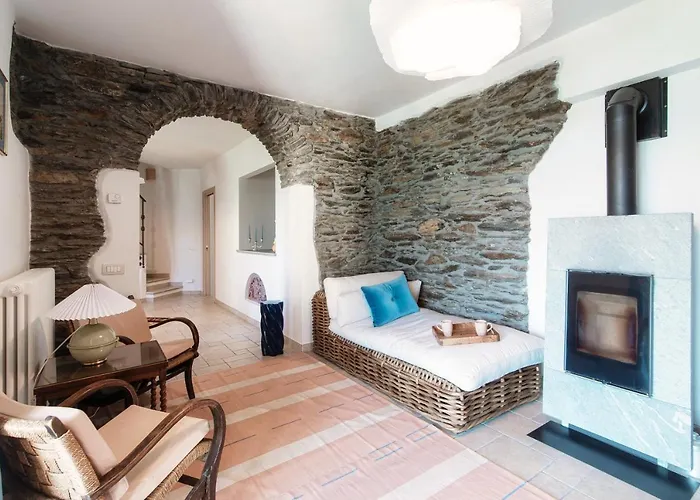 Lost In Paradise - By Myhomeincomo *